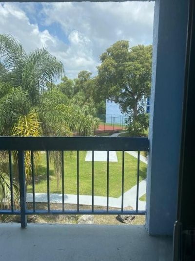 9460 Fontainebleau Boulevard, Unit 324, Miami, FL 33172 Photo