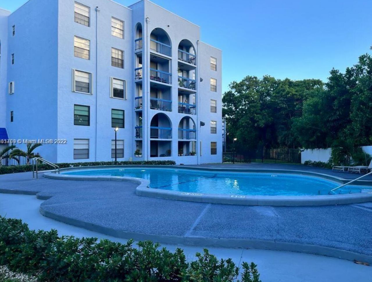 9460 Fontainebleau Boulevard, Unit 324, Miami, FL 33172 Photo