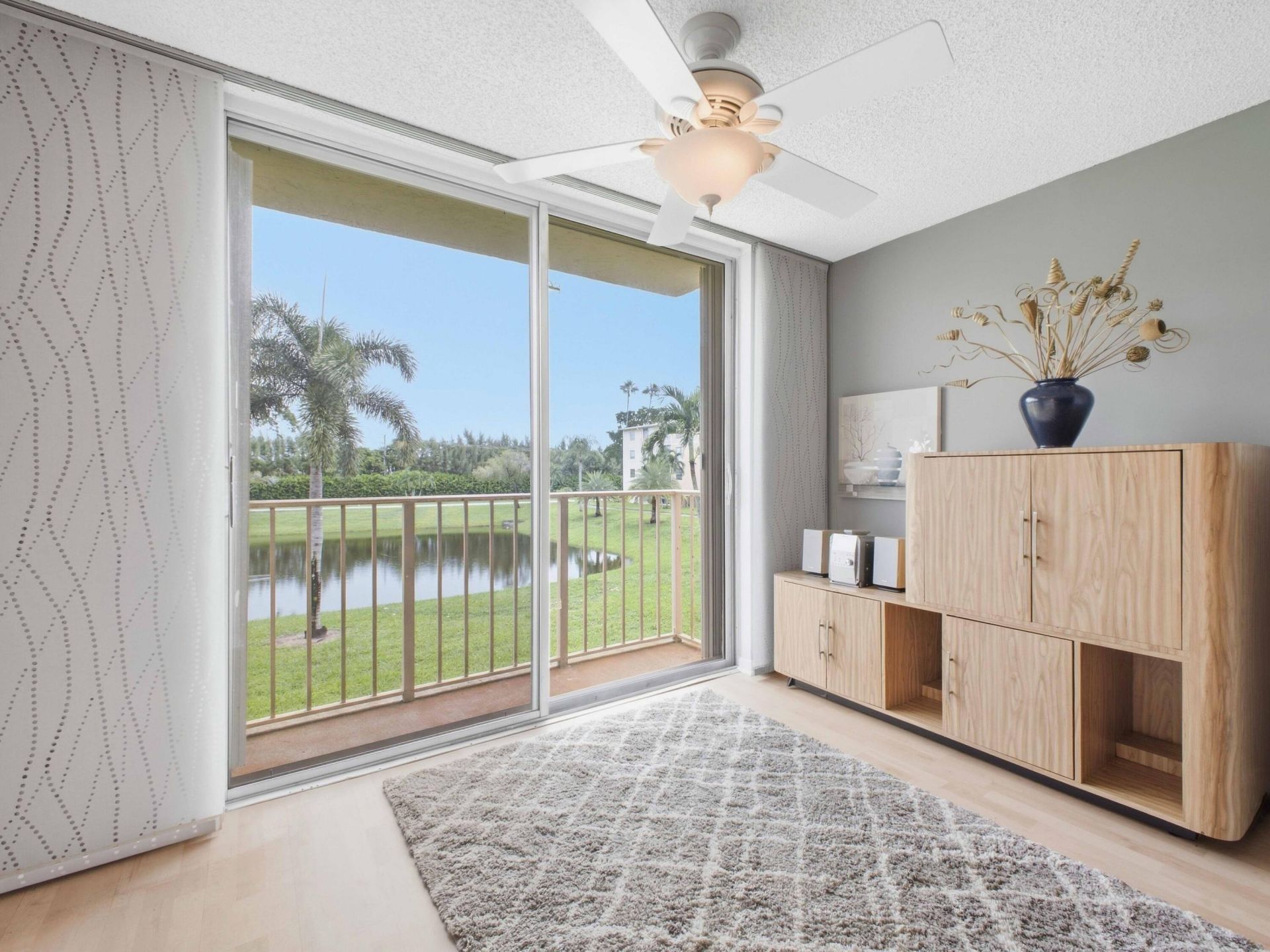 7145 Huntington Lane, Unit 205, Delray Beach, FL 33446 Photo