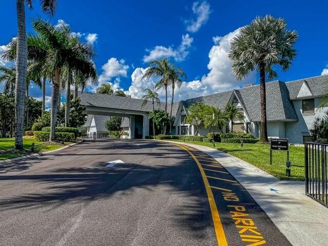 7145 Huntington Lane, Unit 205, Delray Beach, FL 33446 Photo