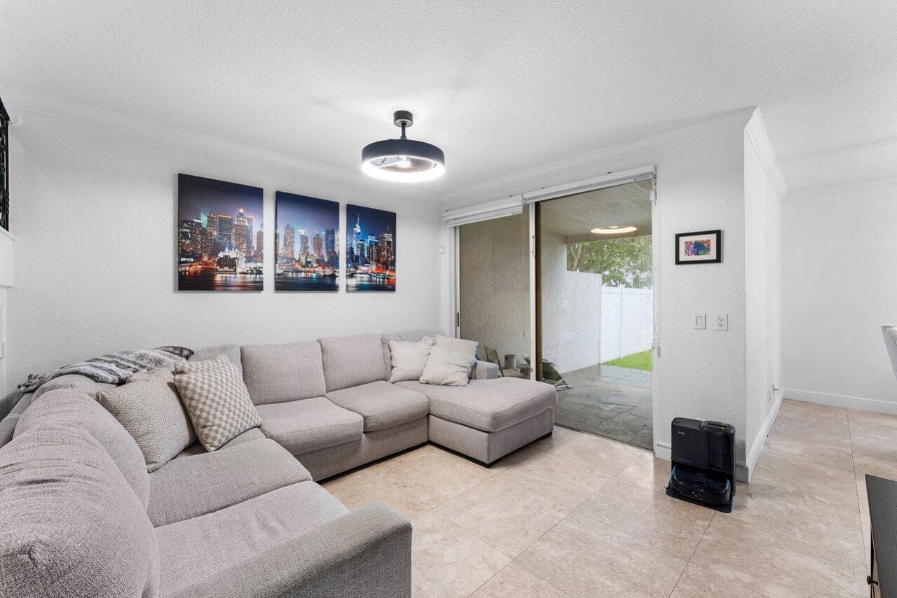 16856 SW 1st Place, Pembroke Pines, FL 33027 Photo