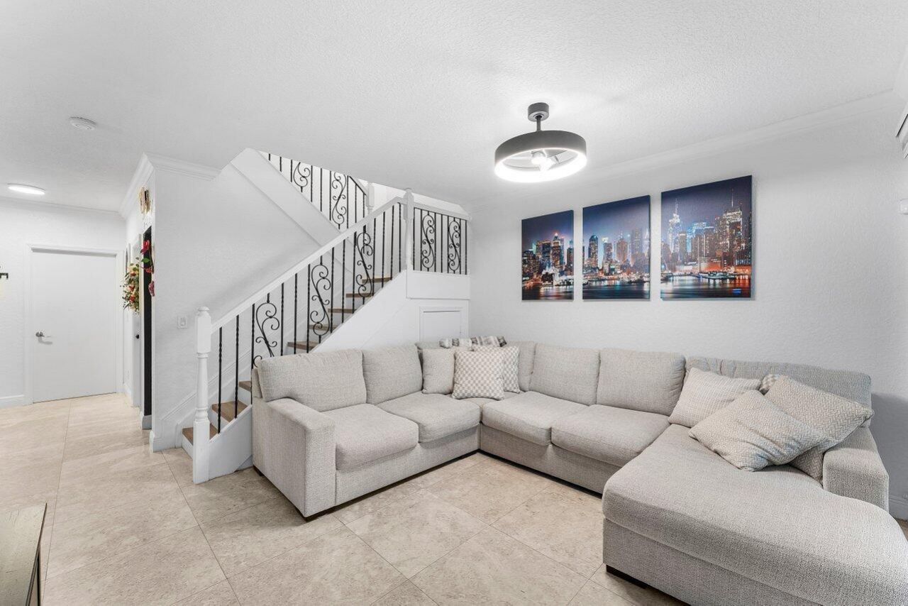 16856 SW 1st Place, Pembroke Pines, FL 33027 Photo
