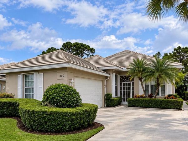 300 NW BENTLEY Circle, Port St. Lucie, FL 34986