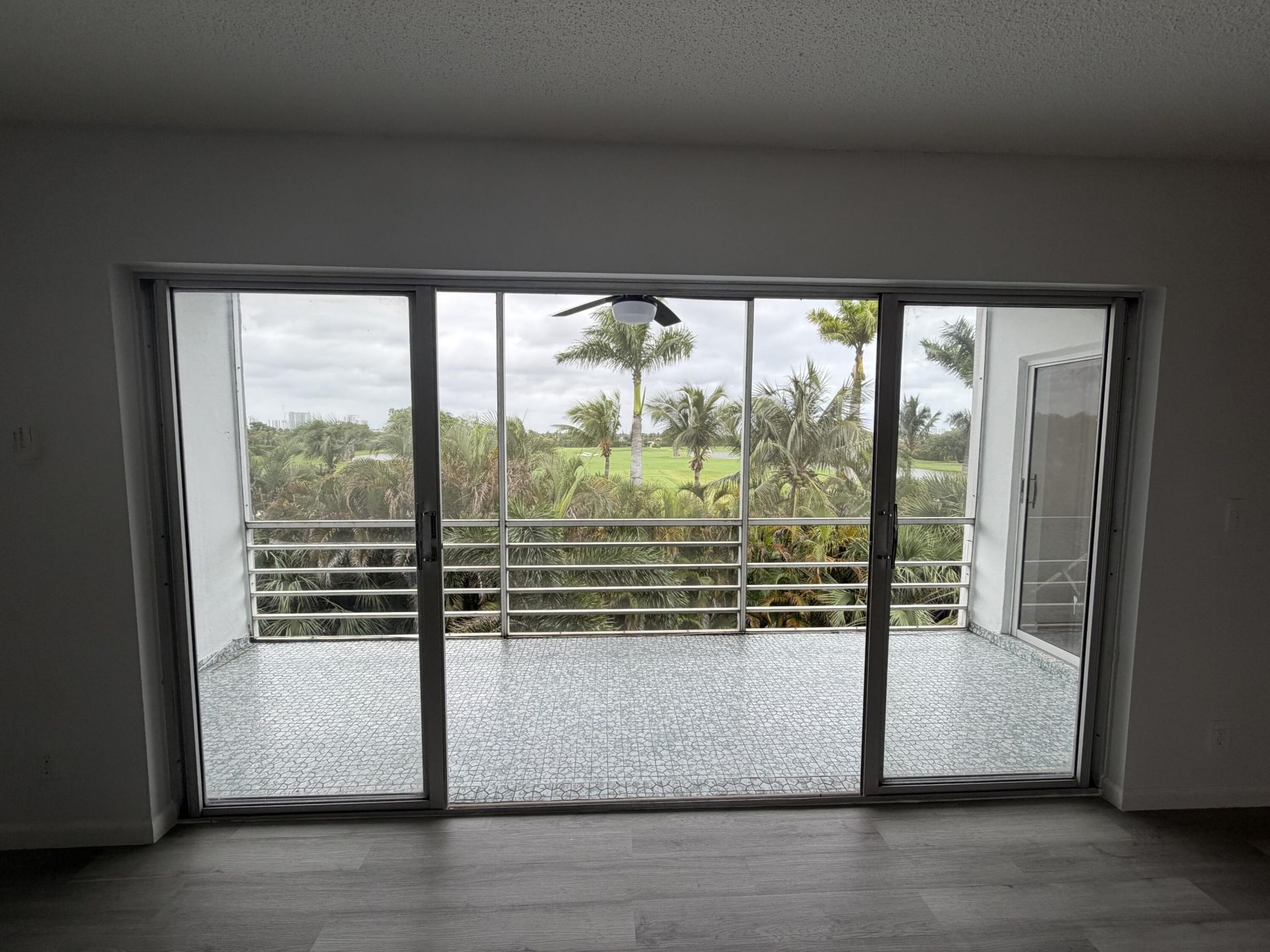 1445 Atlantic Shores Boulevard, Unit 410, Hallandale Beach, FL 33009 Photo