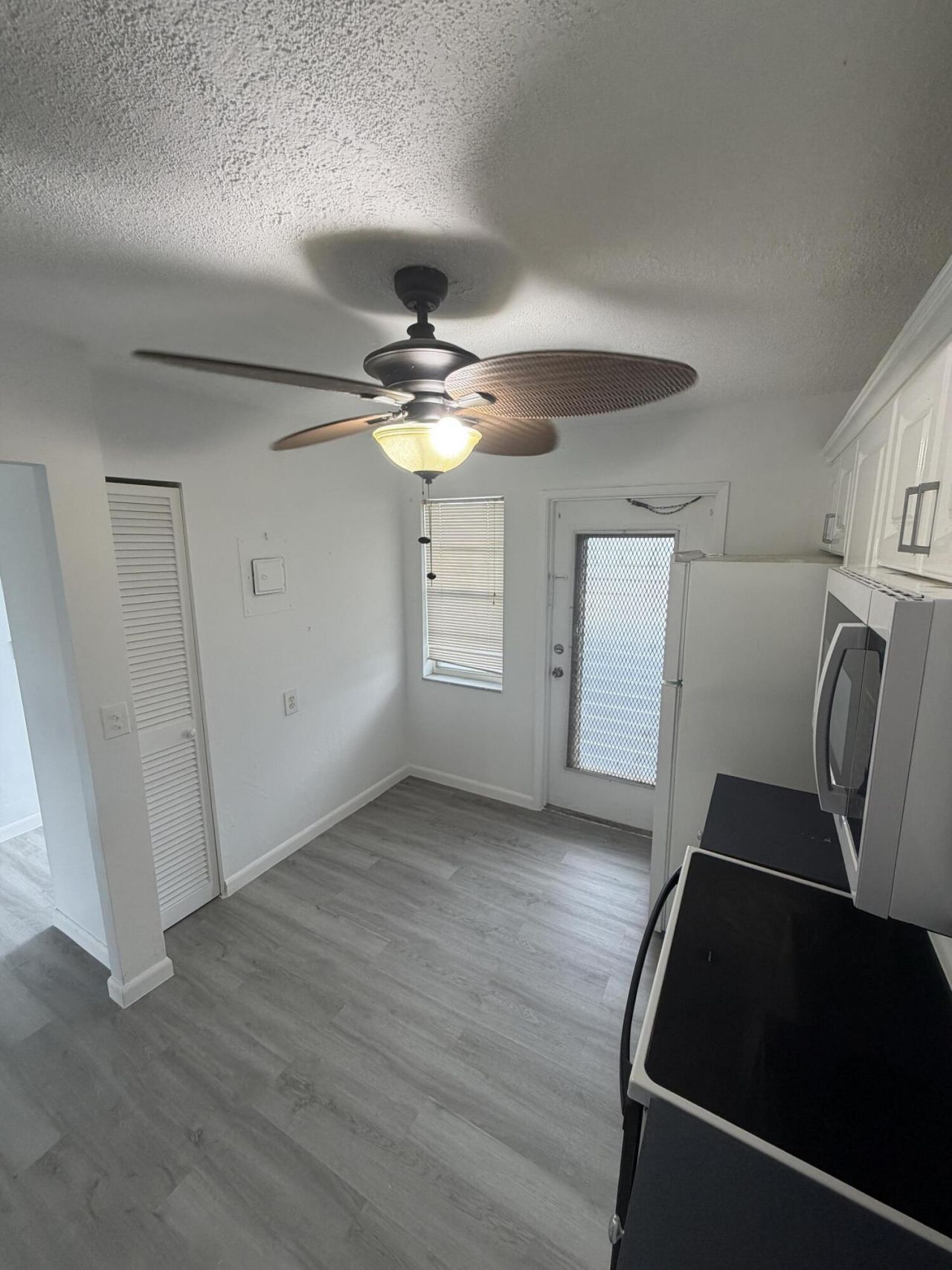 1445 Atlantic Shores Boulevard, Unit 410, Hallandale Beach, FL 33009 Photo