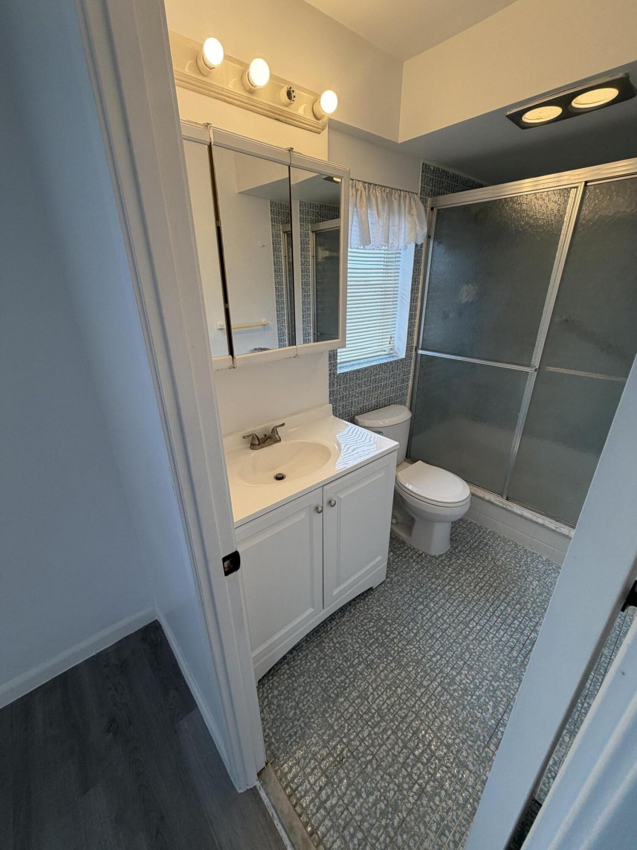 1445 Atlantic Shores Boulevard, Unit 410, Hallandale Beach, FL 33009 Photo