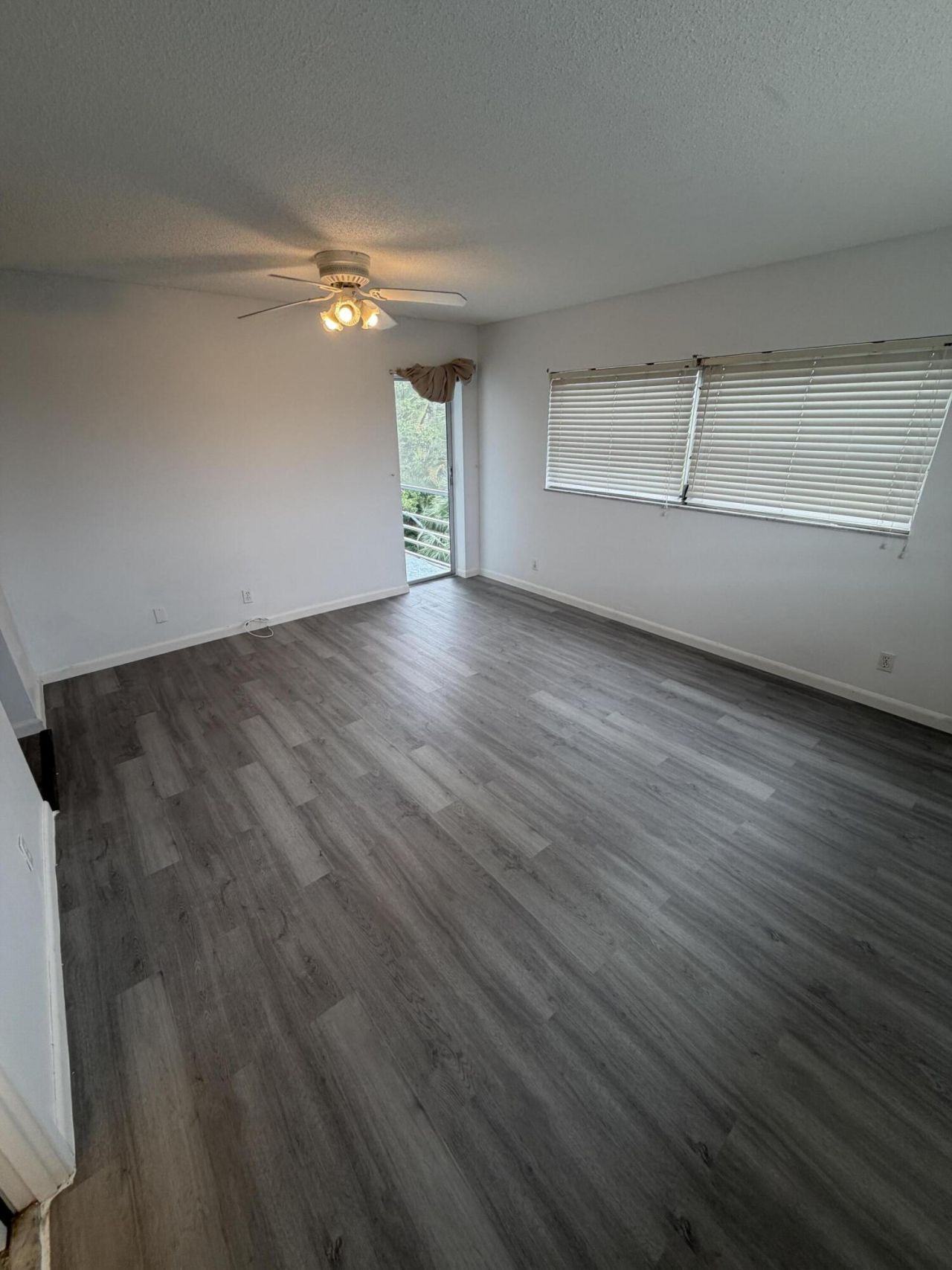 1445 Atlantic Shores Boulevard, Unit 410, Hallandale Beach, FL 33009 Photo