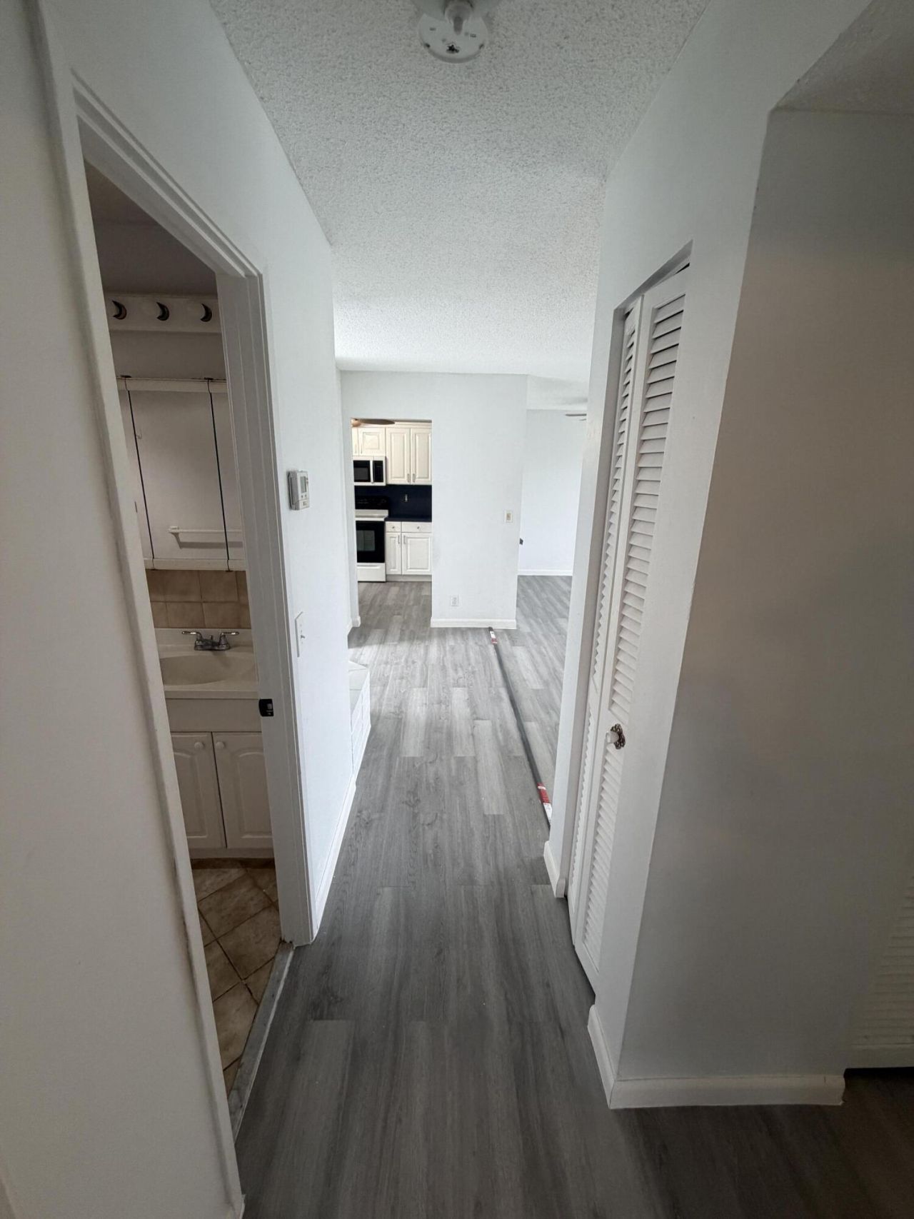 1445 Atlantic Shores Boulevard, Unit 410, Hallandale Beach, FL 33009 Photo