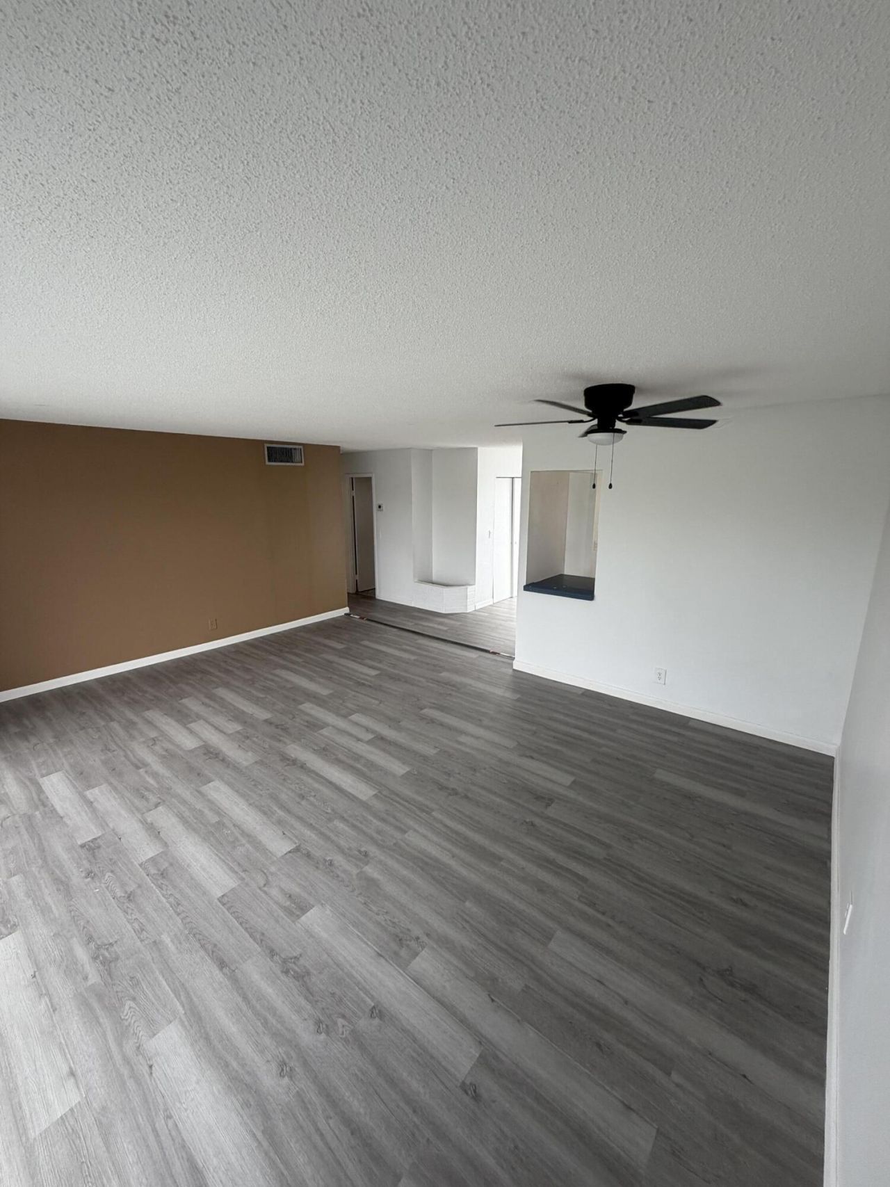 1445 Atlantic Shores Boulevard, Unit 410, Hallandale Beach, FL 33009 Photo
