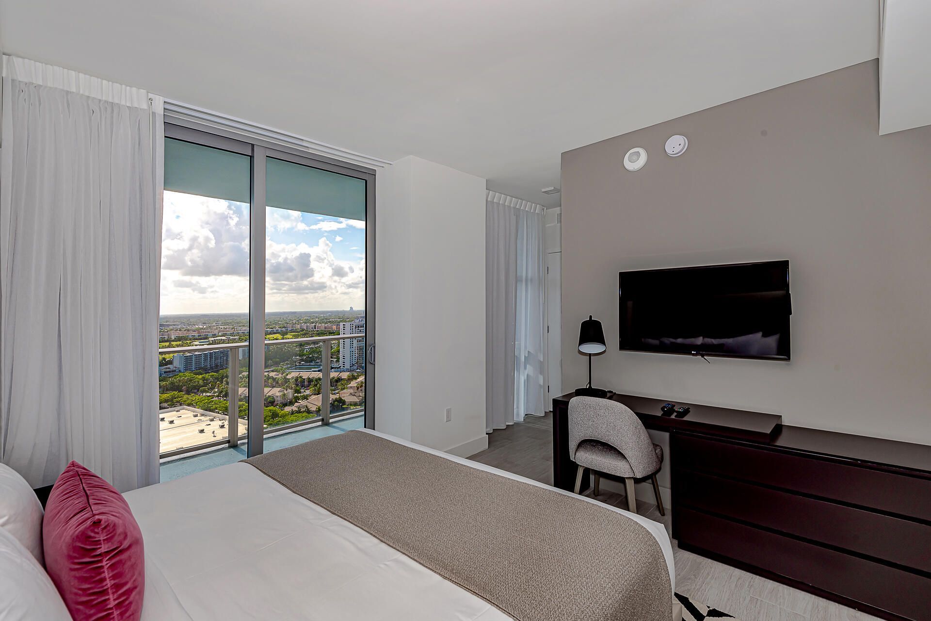 4010 S Ocean Drive, Unit R2404, Hollywood, FL 33019 Photo