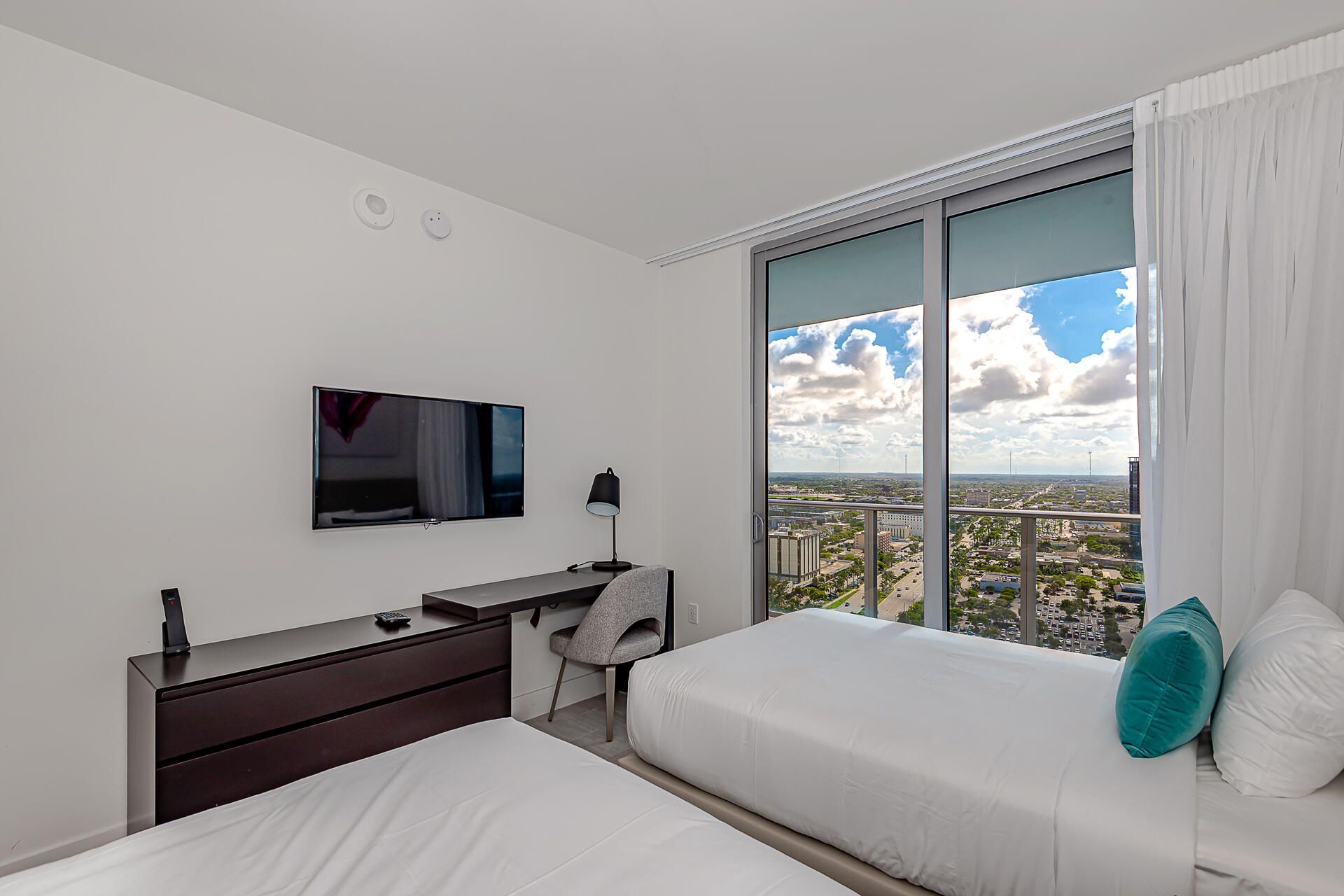4010 S Ocean Drive, Unit R2404, Hollywood, FL 33019 Photo
