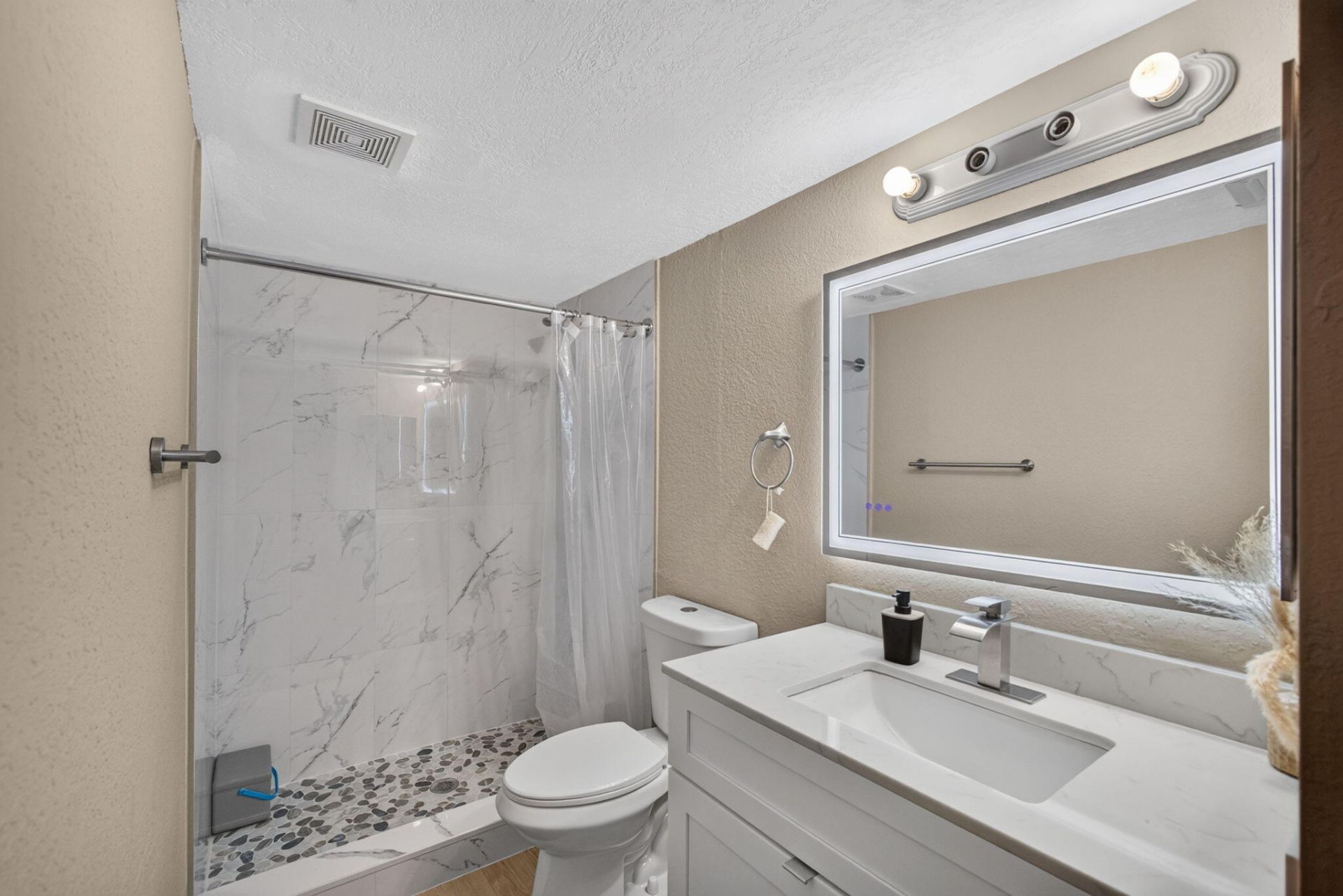 120 Sparrow Drive, Unit 304, Royal Palm Beach, FL 33411 Photo