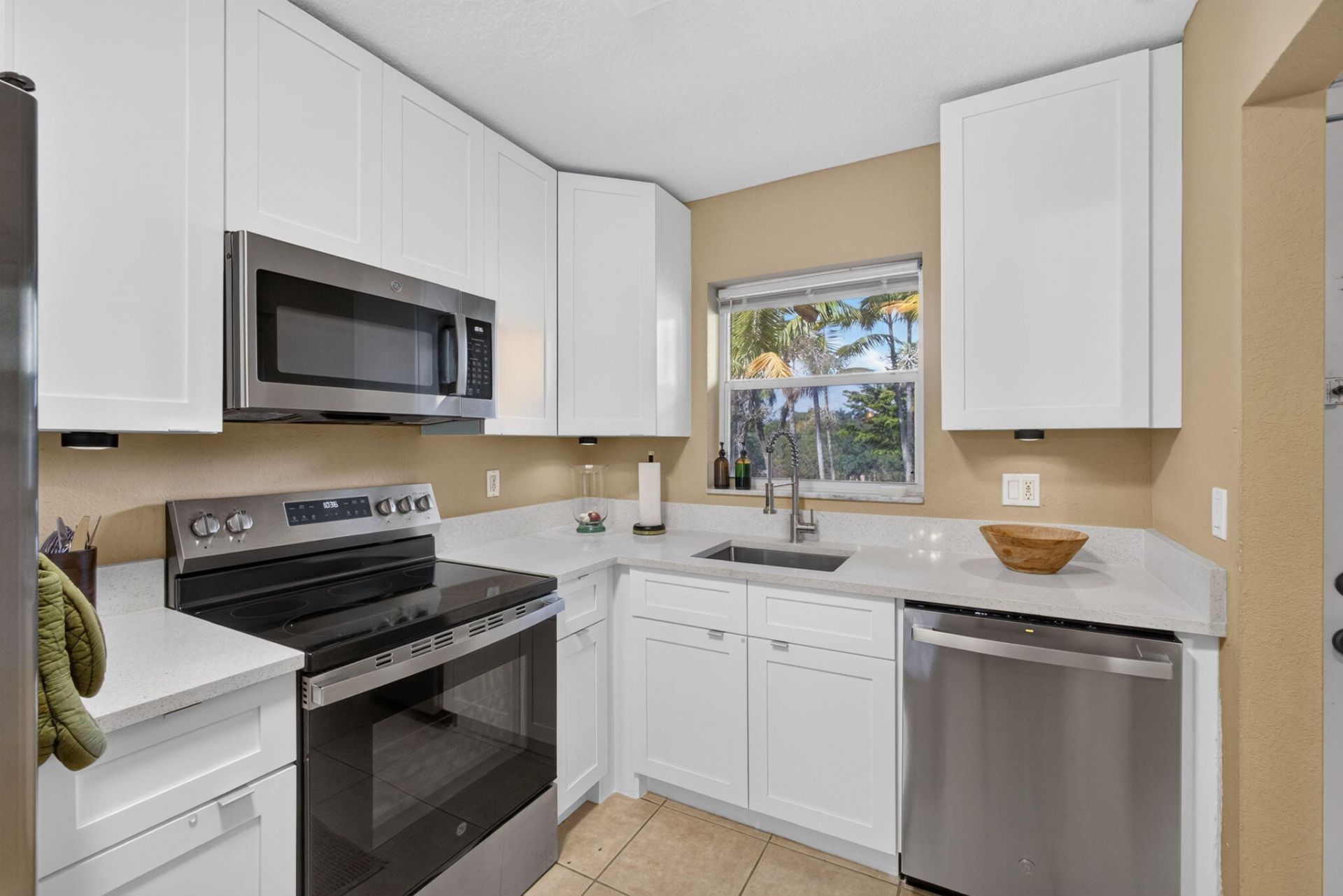 120 Sparrow Drive, Unit 304, Royal Palm Beach, FL 33411 Photo