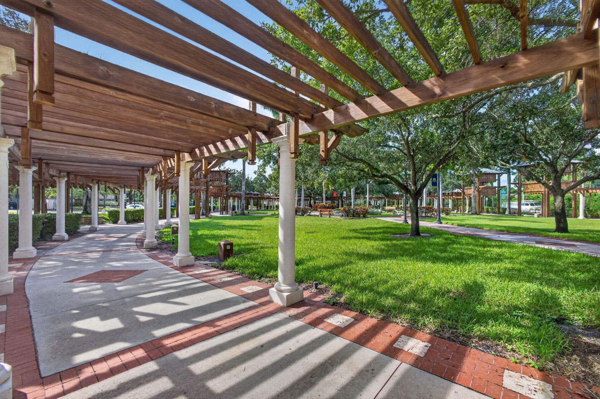 120 Sparrow Drive, Unit 304, Royal Palm Beach, FL 33411 Photo