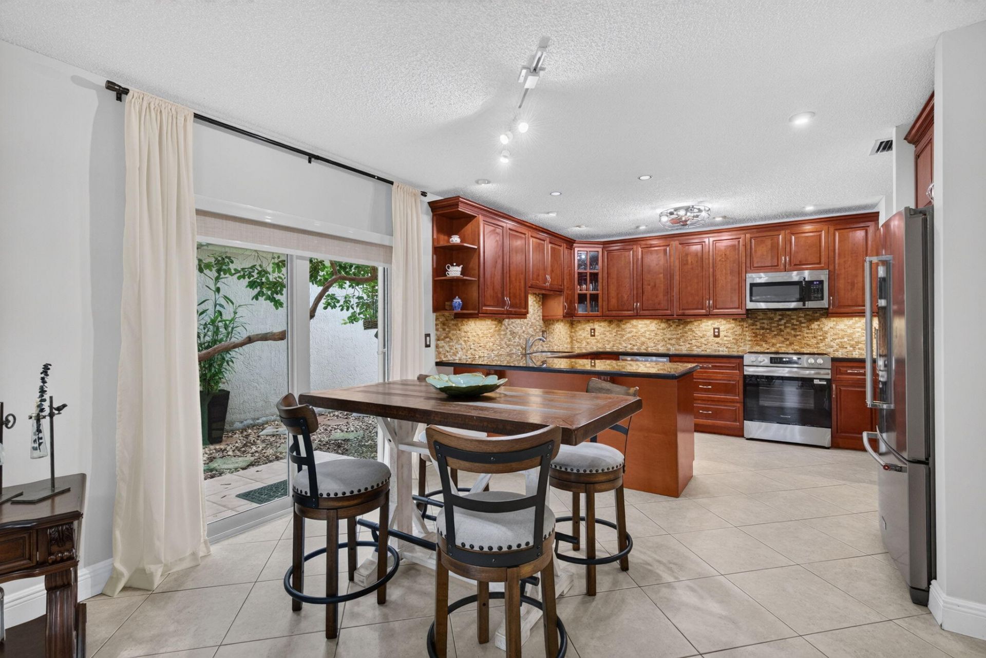 10531 NW 11th Court, Plantation, FL 33322 Photo