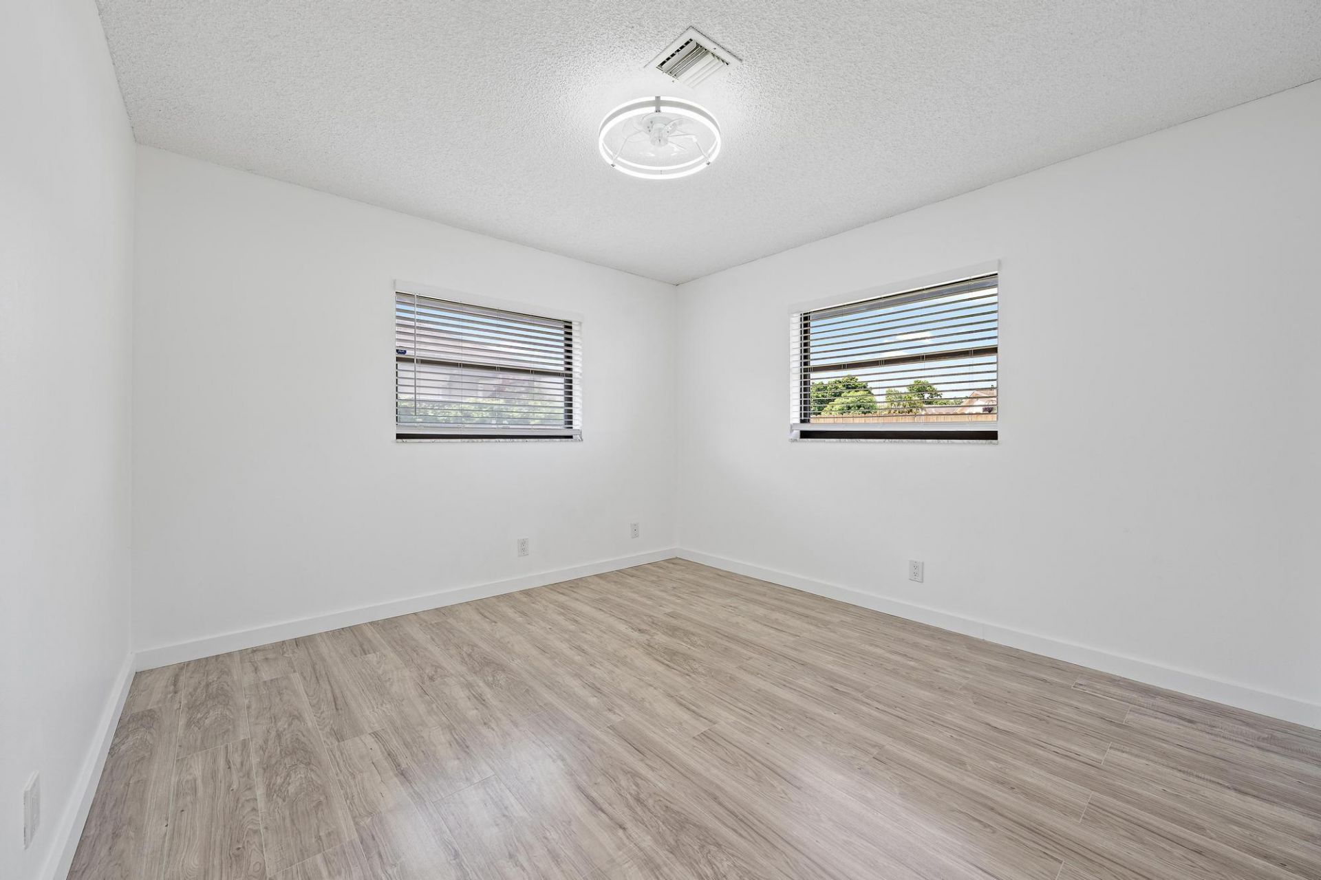 1633 Woods Bend Road, West Palm Beach, FL 33406 Photo