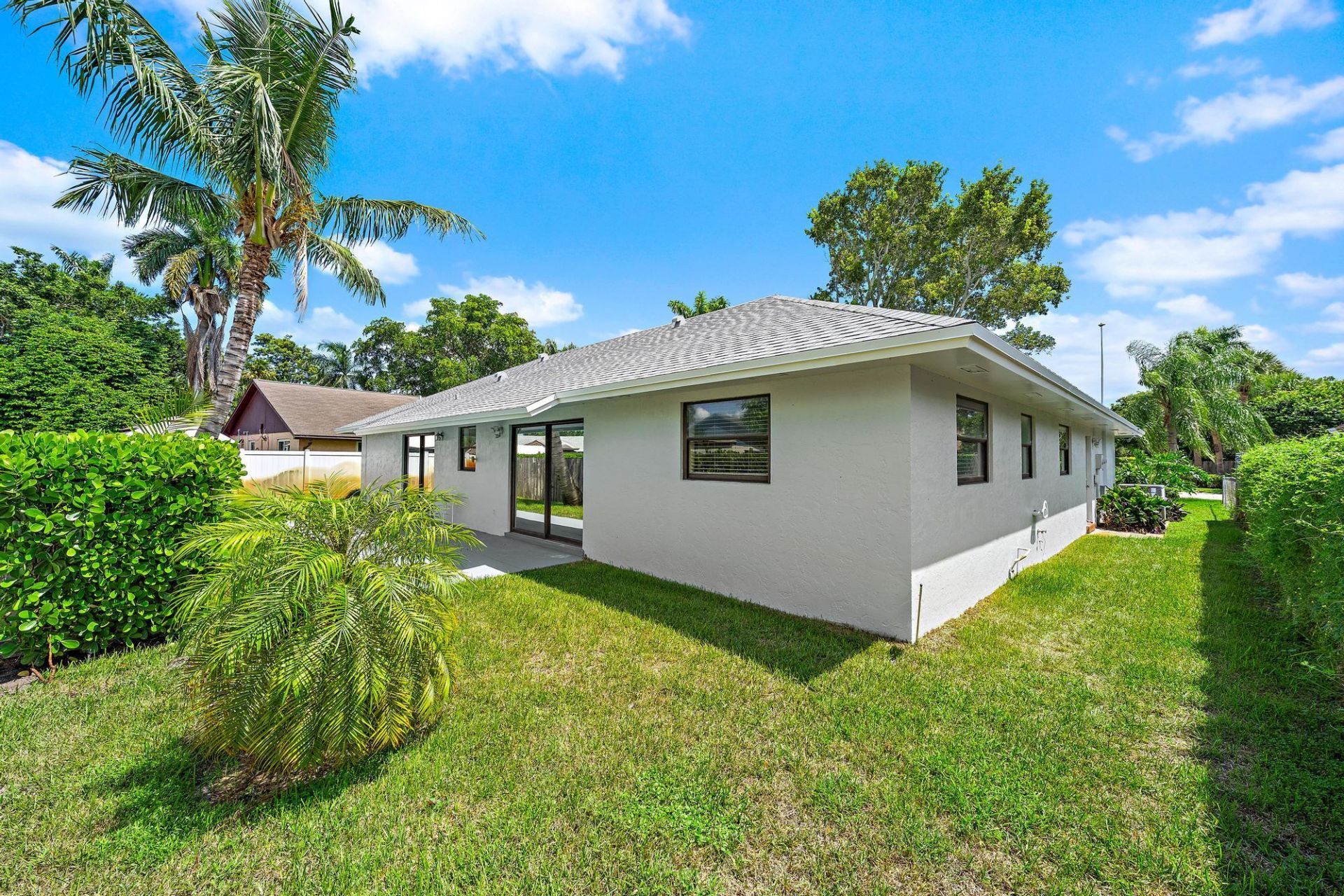 1633 Woods Bend Road, West Palm Beach, FL 33406 Photo