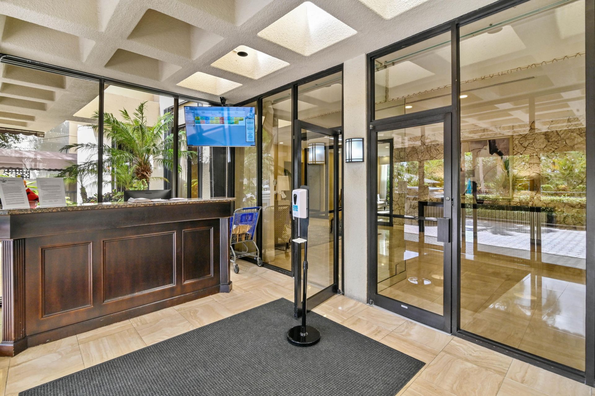 2480 Presidential Way, Unit 1603, West Palm Beach, FL 33401 Photo