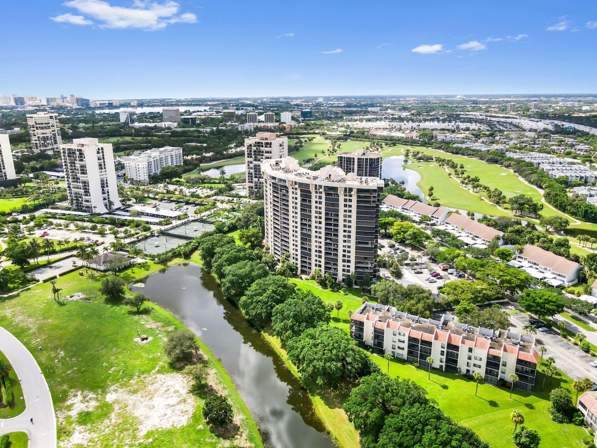 2480 Presidential Way, Unit 1603, West Palm Beach, FL 33401 Photo