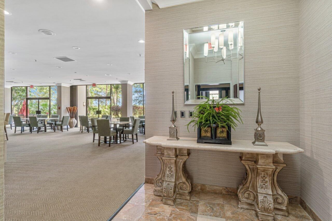 2480 Presidential Way, Unit 1603, West Palm Beach, FL 33401 Photo