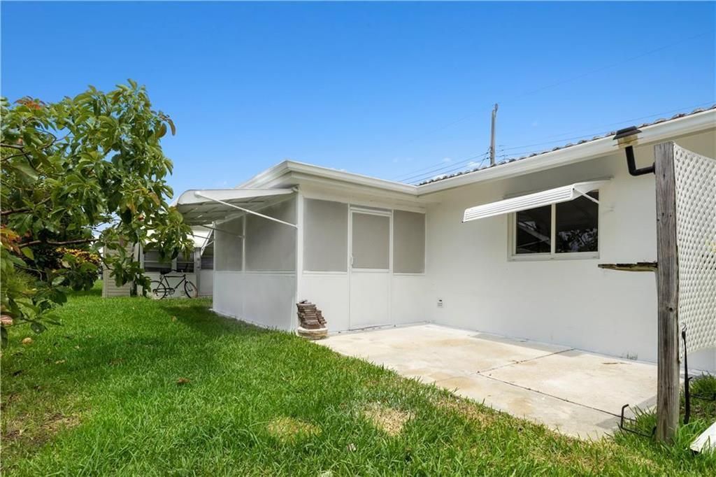 5207 NW 28th Avenue, Tamarac, FL 33309 Photo
