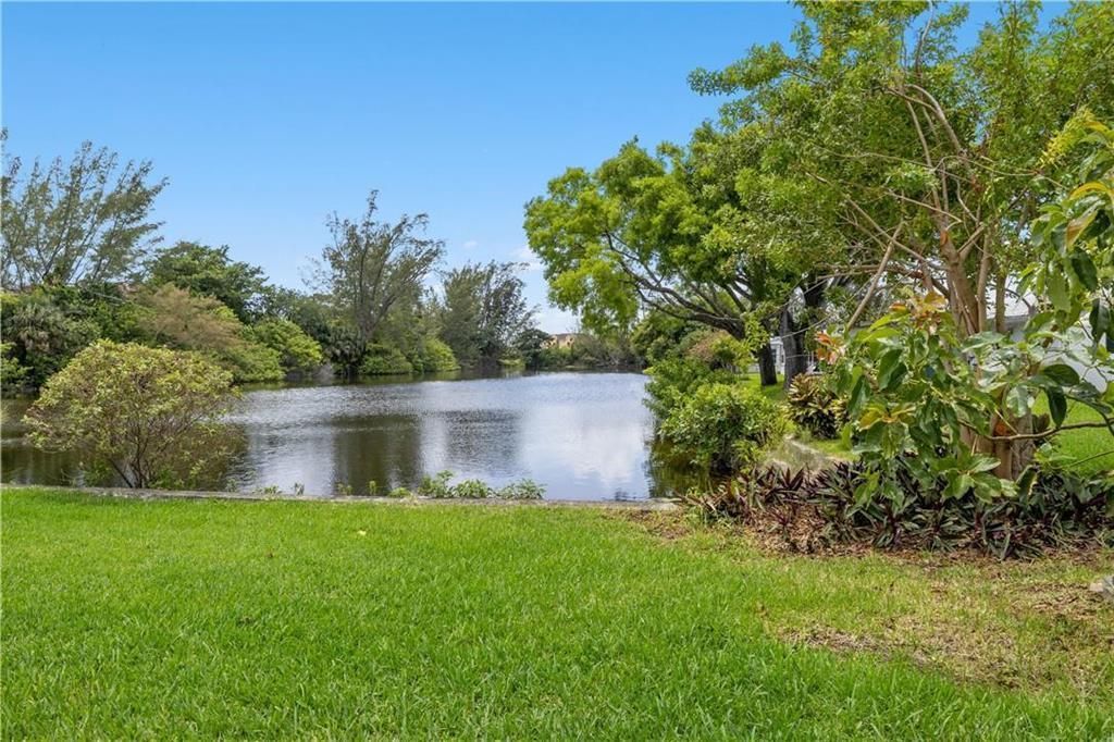 5207 NW 28th Avenue, Tamarac, FL 33309 Photo
