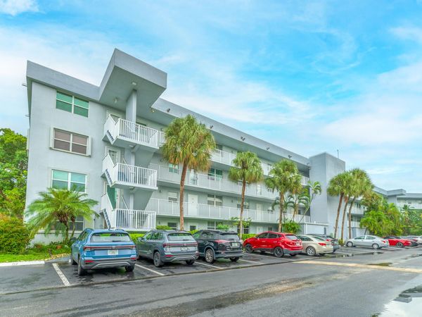 101 ROYAL PARK Drive, Unit 1C, Oakland Park, FL 33309
