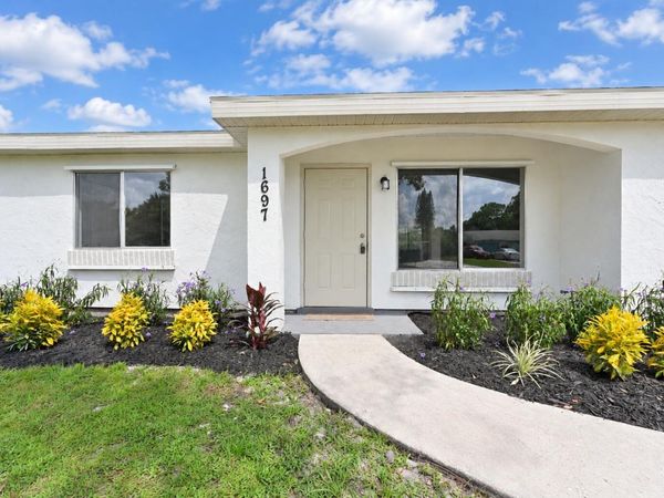 1697 SE BURGUNDY Lane, Port St. Lucie, FL 34952