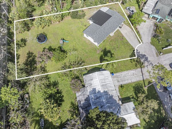 2755 6TH Place, Vero Beach, FL 32968