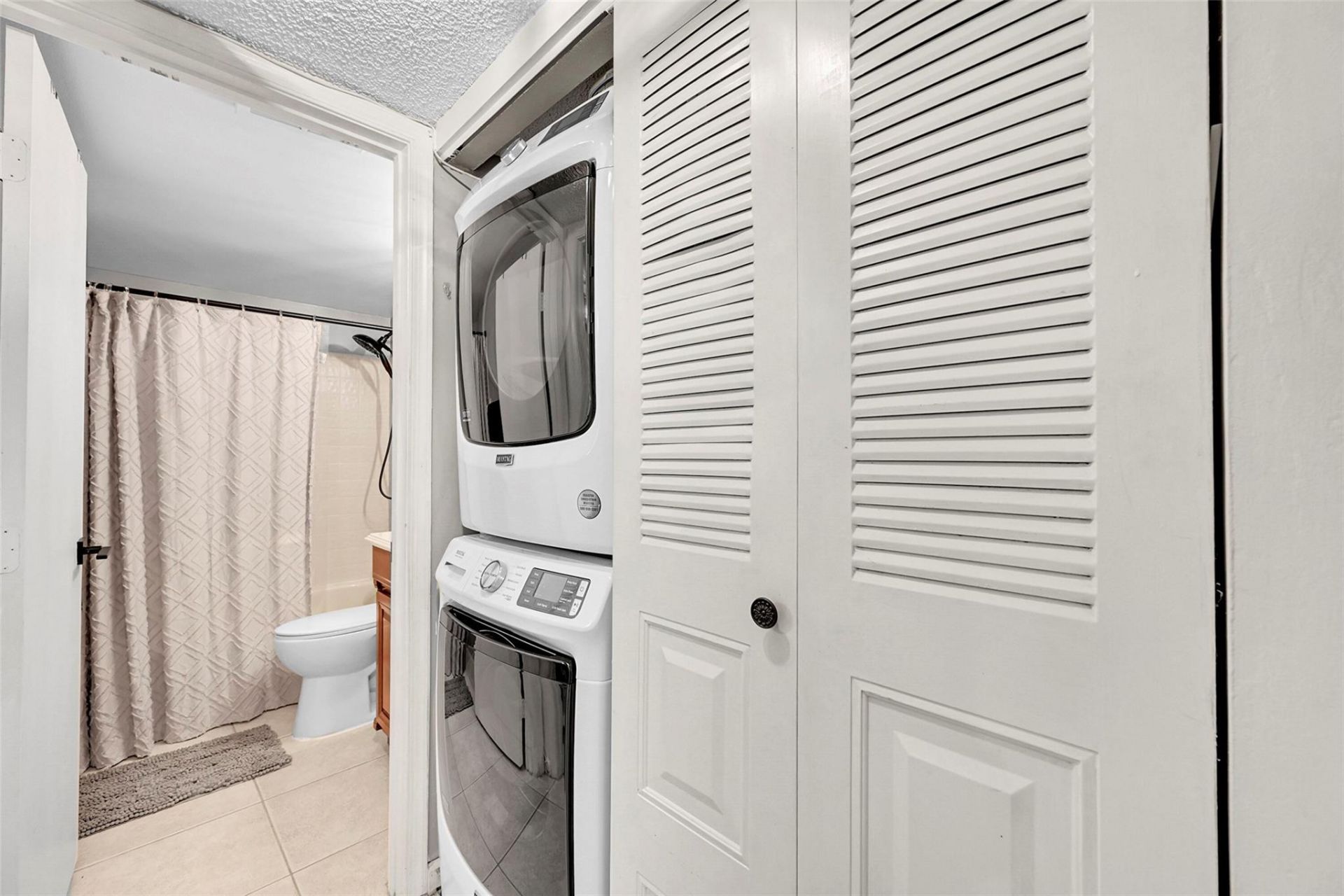 8592 W Sunrise Boulevard, Unit 206, Plantation, FL 33322 Photo