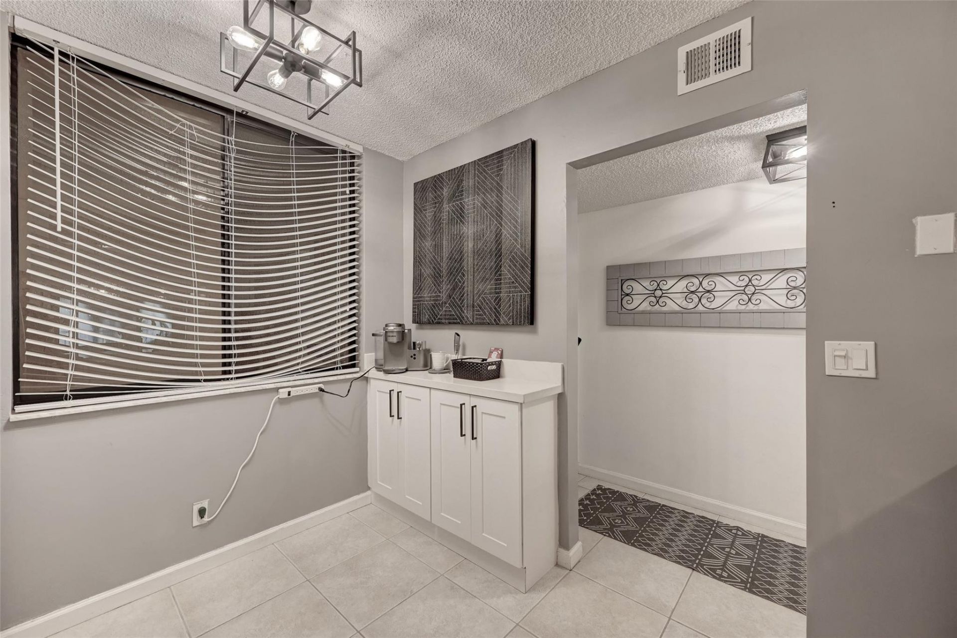 8592 W Sunrise Boulevard, Unit 206, Plantation, FL 33322 Photo