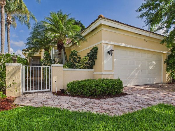 7032 Cataluna Circle, Delray Beach, FL 33446