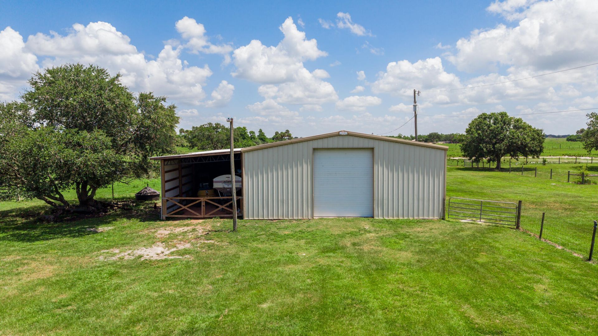 8661 E Center Street, Okeechobee, FL 34974 Photo