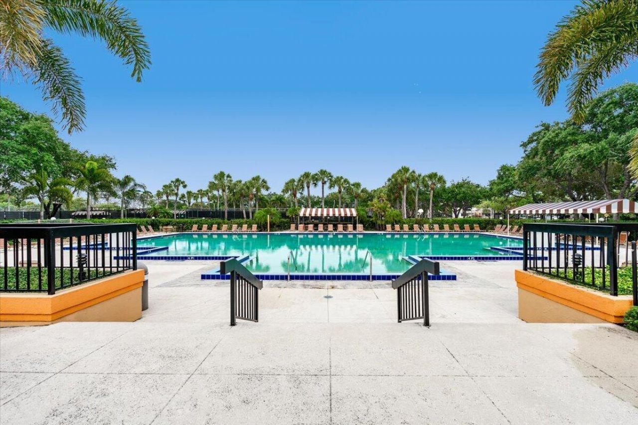 730 7th Way, Unit 730, West Palm Beach, FL 33407 Photo