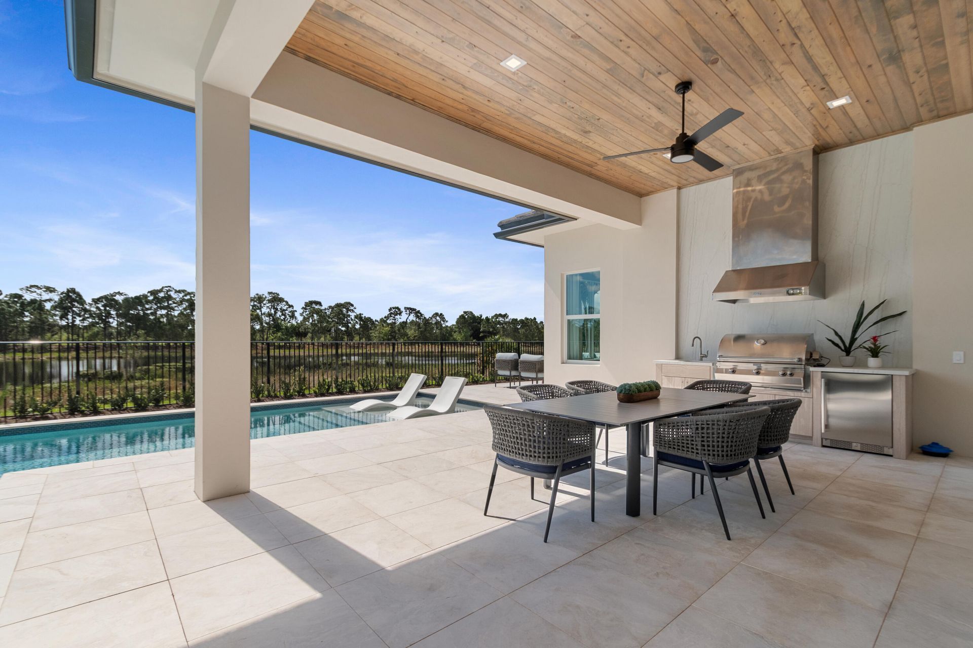 104 SE Rio Casarano, Port Saint Lucie, FL 34984 Photo
