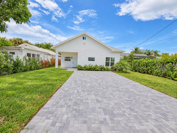 520 38TH Street, West Palm Beach, FL 33407