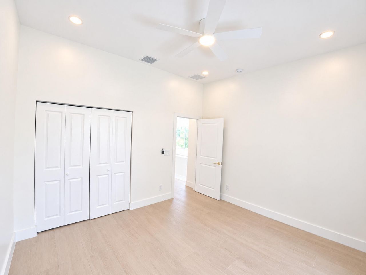 520 38th Street, West Palm Beach, FL 33407 Photo