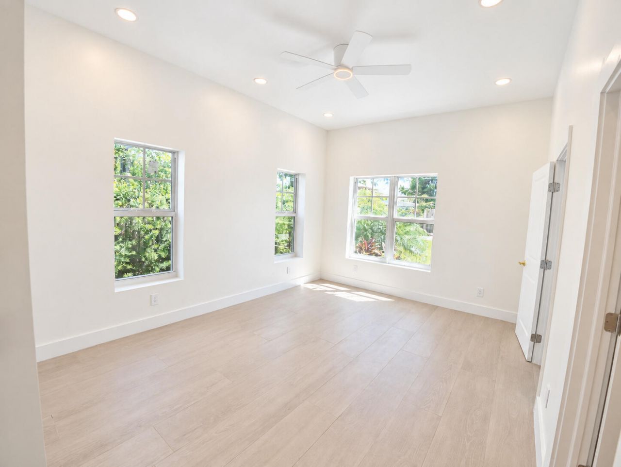 520 38th Street, West Palm Beach, FL 33407 Photo