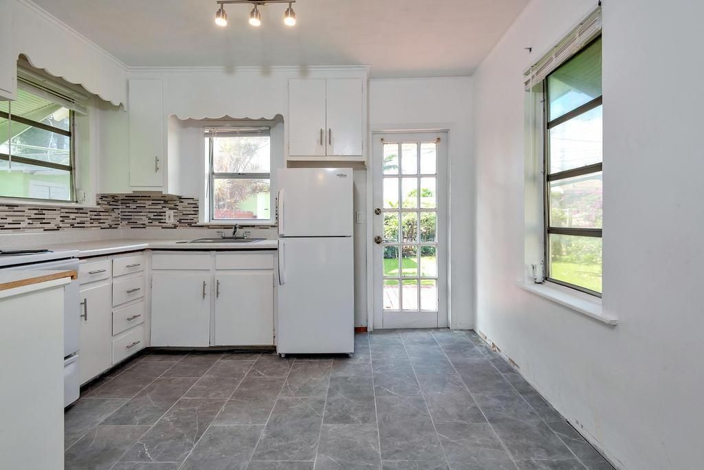 713 10th Avenue N, Lake Worth Beach, FL 33460 Photo