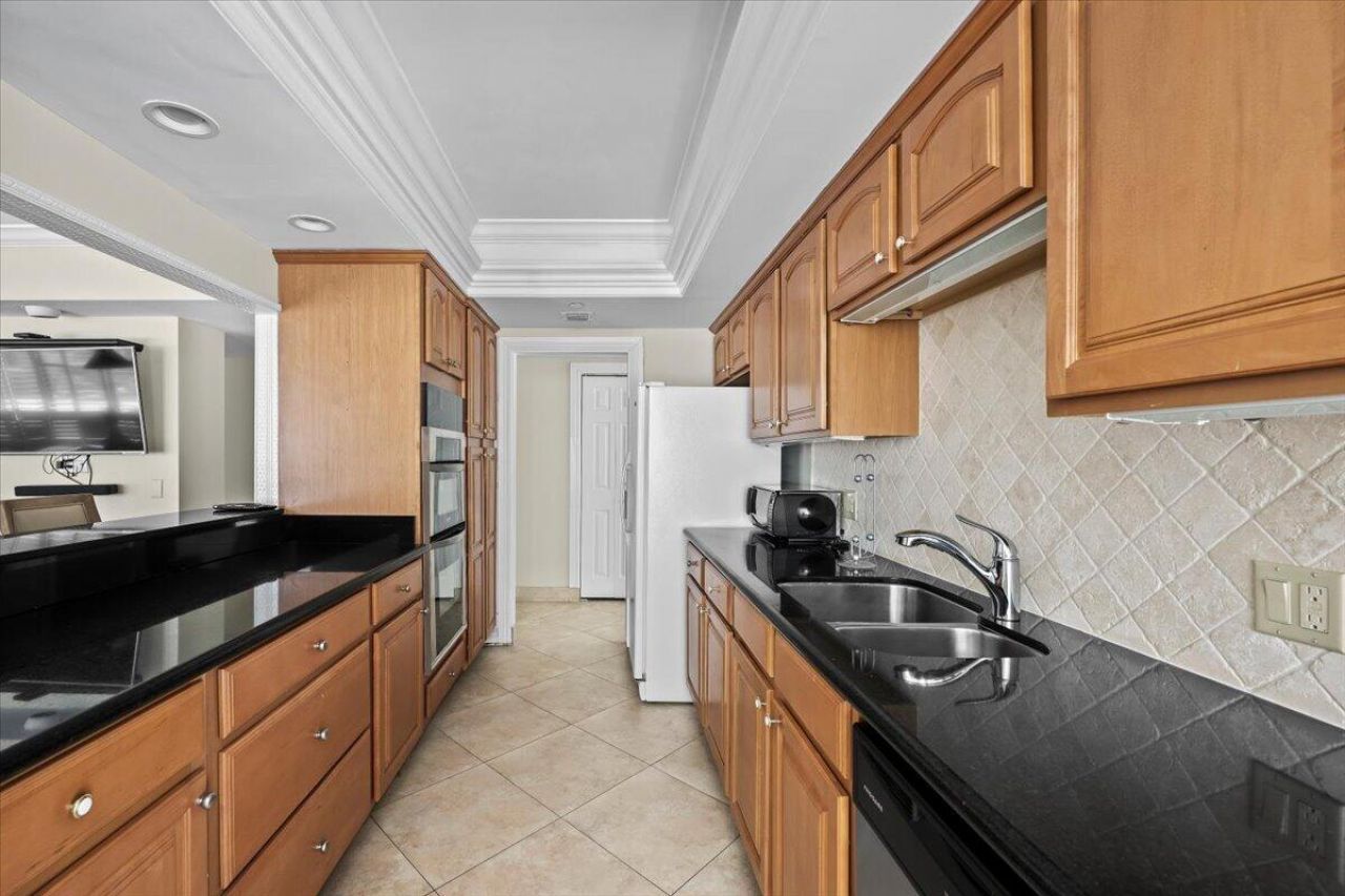 4100 N Ocean Drive, Unit 2304, Singer Island, FL 33404 Photo