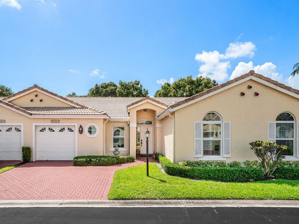 17221 Boca Club Boulevard, Unit 3, Boca Raton, FL 33487