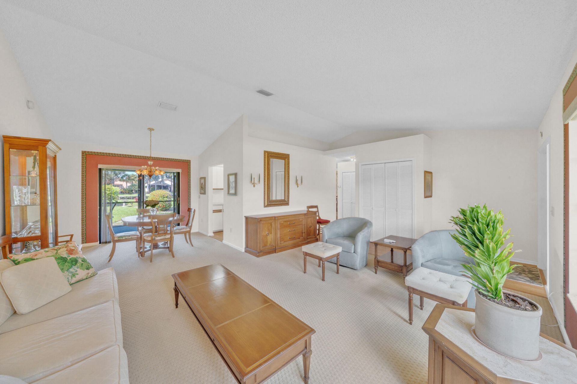 142 Parkwood Drive, Royal Palm Beach, FL 33411 Photo