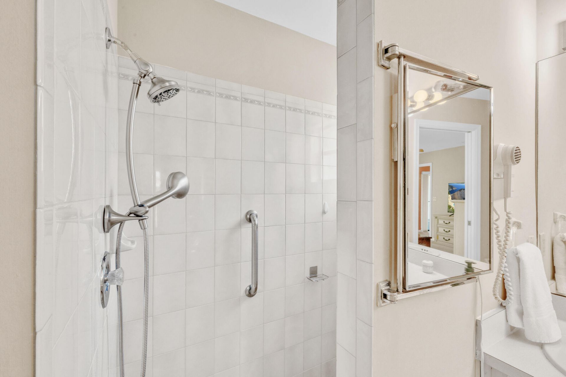 142 Parkwood Drive, Royal Palm Beach, FL 33411 Photo