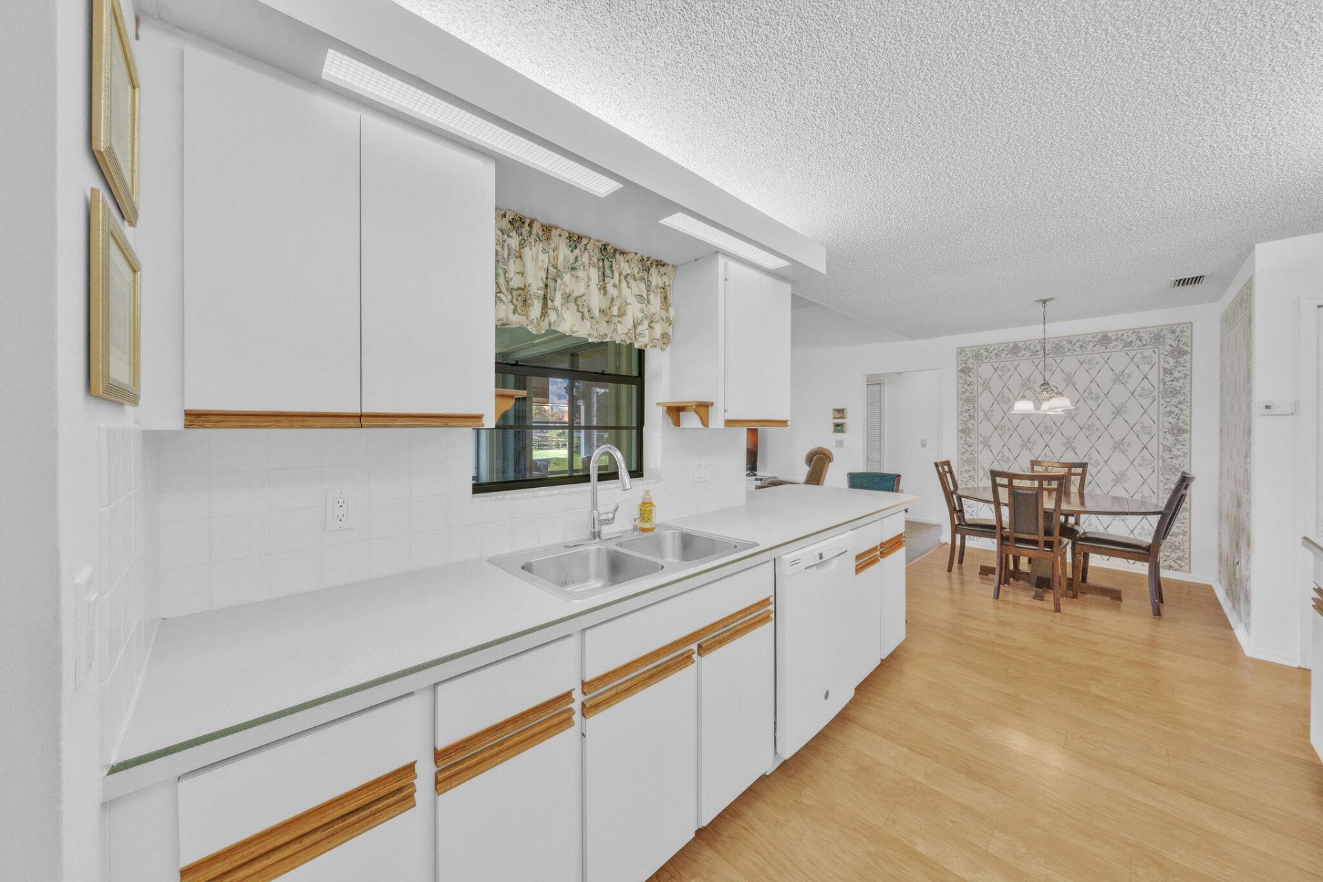 142 Parkwood Drive, Royal Palm Beach, FL 33411 Photo