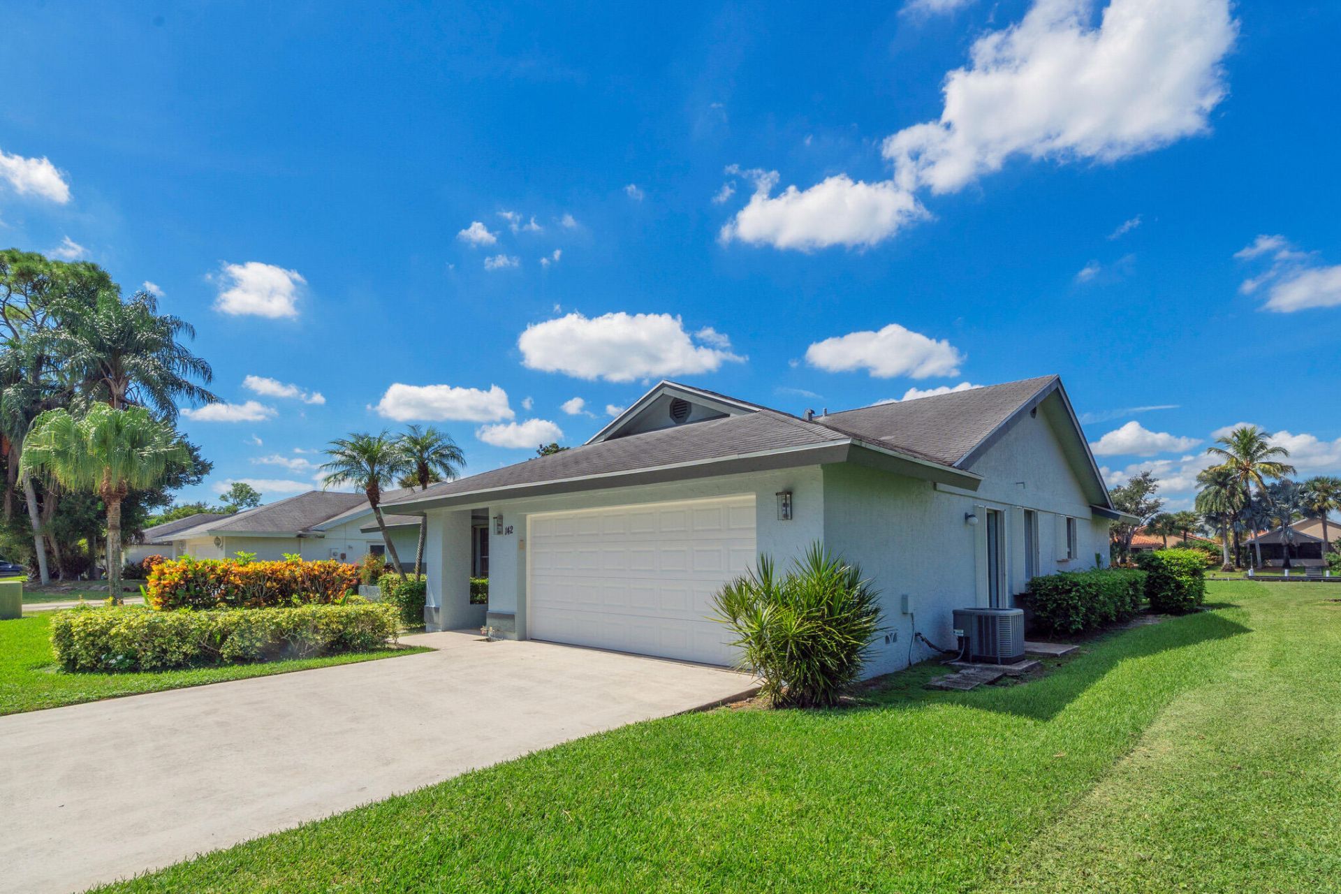 142 Parkwood Drive, Royal Palm Beach, FL 33411 Photo