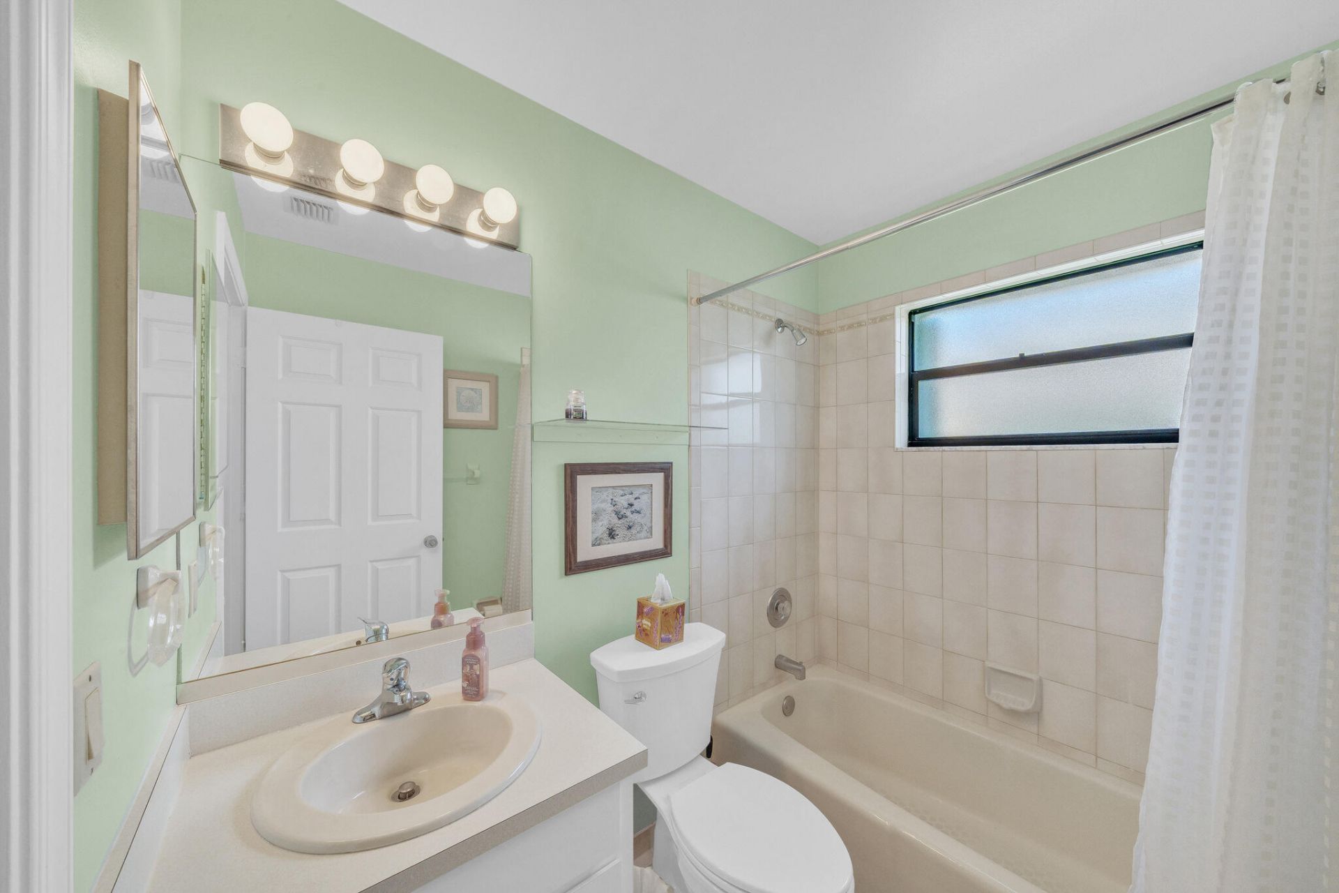 142 Parkwood Drive, Royal Palm Beach, FL 33411 Photo