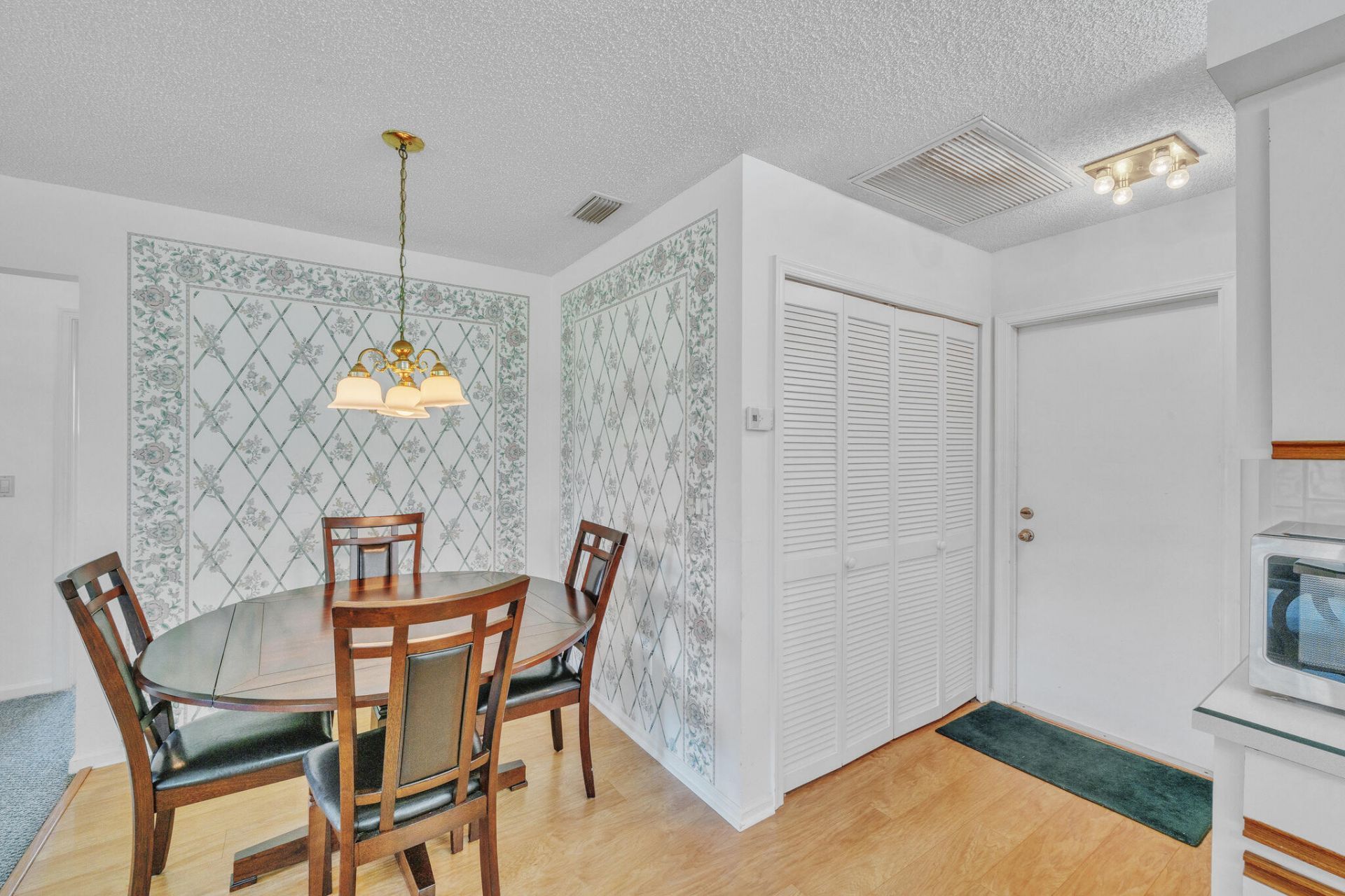 142 Parkwood Drive, Royal Palm Beach, FL 33411 Photo