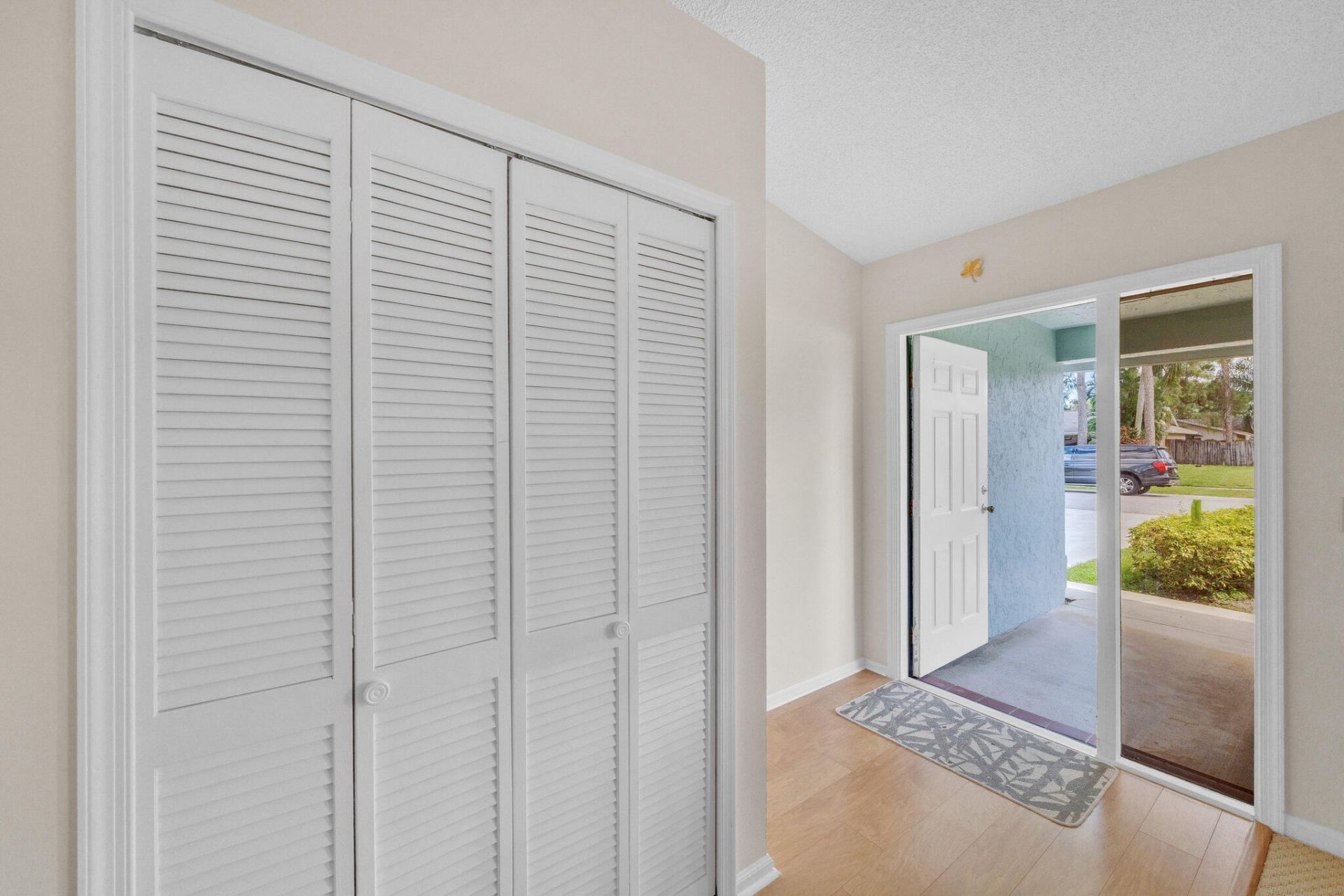 142 Parkwood Drive, Royal Palm Beach, FL 33411 Photo