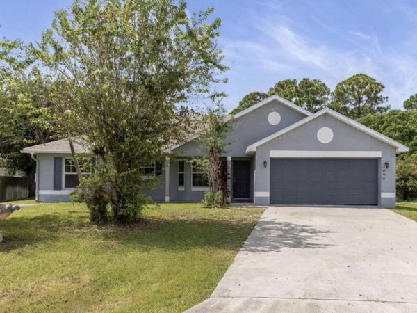 1098 SW SW Du Bois Avenue, Port St. Lucie, FL 34953