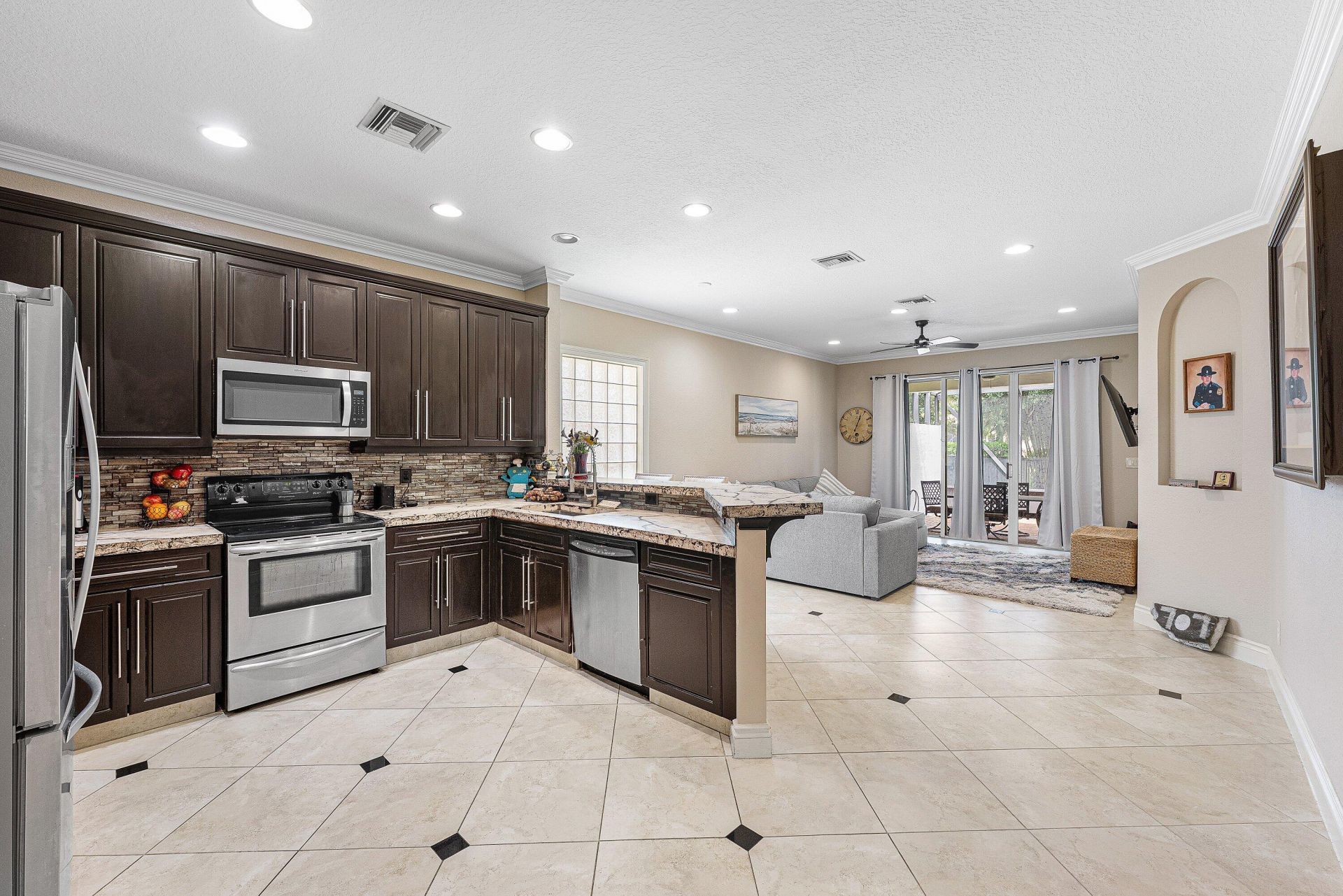 310 Venice Boulevard, Unit 310, Royal Palm Beach, FL 33411 Photo